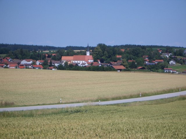 Taufkirchen von Süden