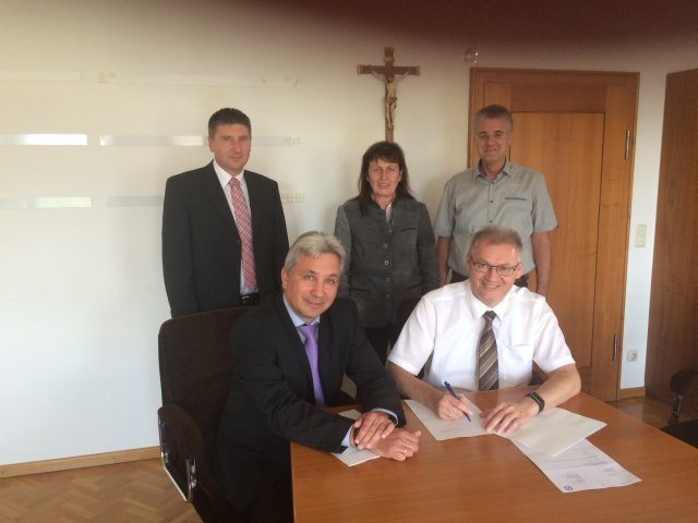 Vertragsunterzeichnung Telekom Md Vertragsunterzeichnung Telekom Md